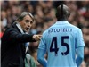 Bóng đá anh, ngoại hạng anh, lịch thi đấu euro 2012, Để trị quân, Mancini cần phải "cắp sách" theo học Sir Alex